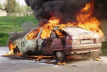 Автоликбез: пожар в автомобиле